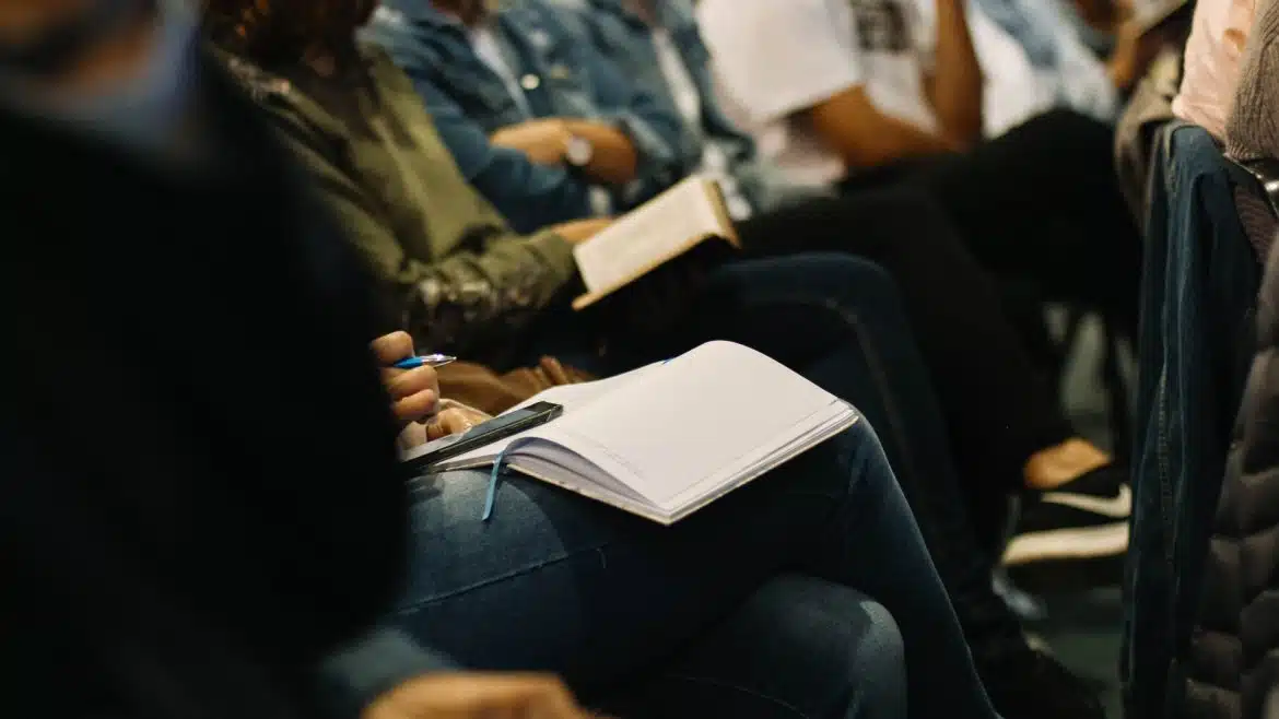Les écoles de commerce : des tremplins vers une carrière réussie